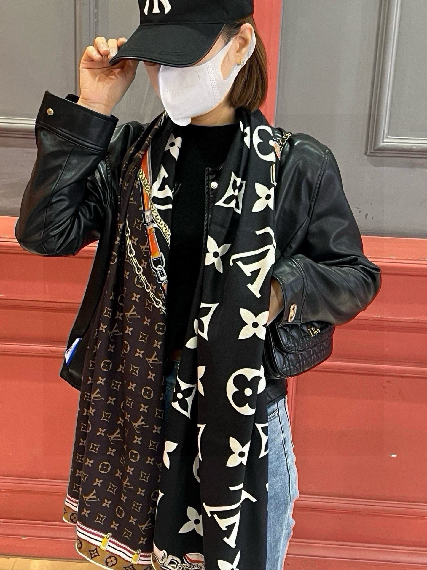 Louis Vuitton Scarf